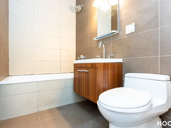 111 Dupont Street image 15 of 15