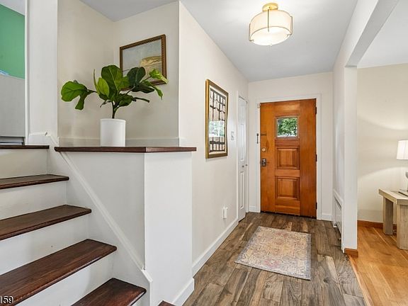 3rd image of 49 Skyview Rd