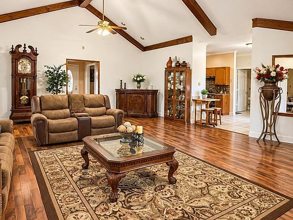 3rd image of 3700 Tilford Cir