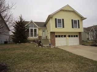 6329 Anderson St, Shawnee, KS 66226
