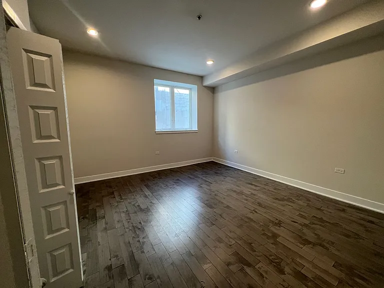 Brand New Luxury Apartments — Photo 16