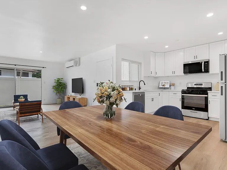 Green Hill Apartments — Photo 52