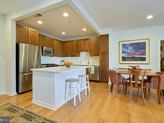 5th image of 2200 N Westmoreland St Unit 321