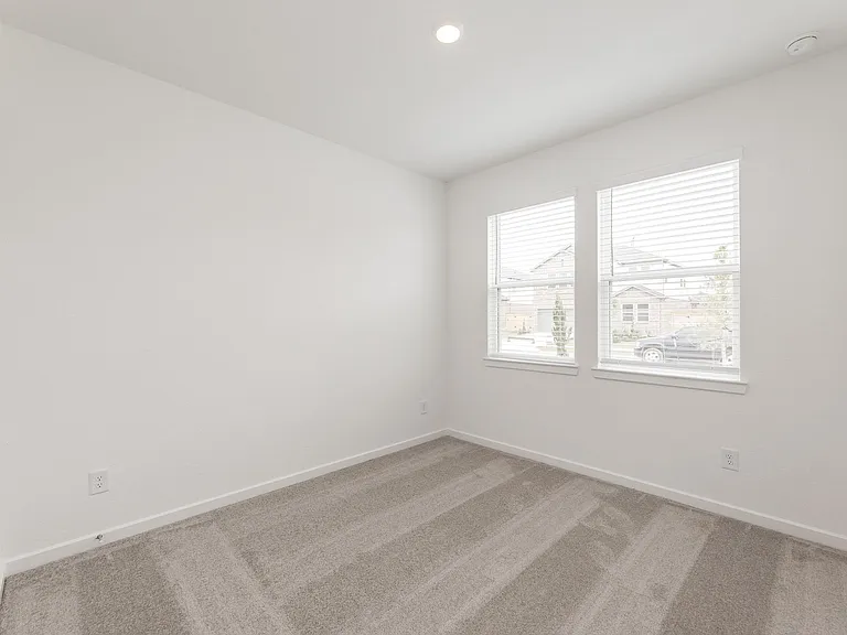 9723 Rialto Heights Dr — Photo 26