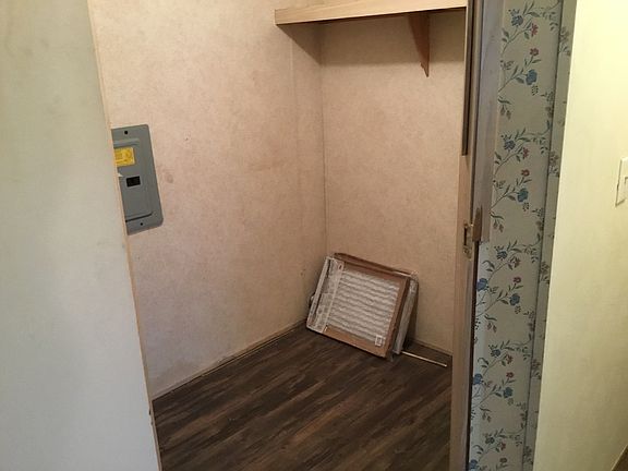 4th image of 157 Woody Ln