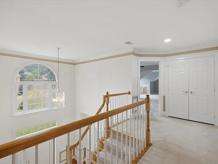 1959 Horse Shoe Dr — Photo 24