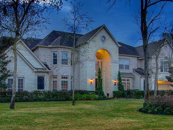 Luxury Perry home with all your heart desires in a home!!