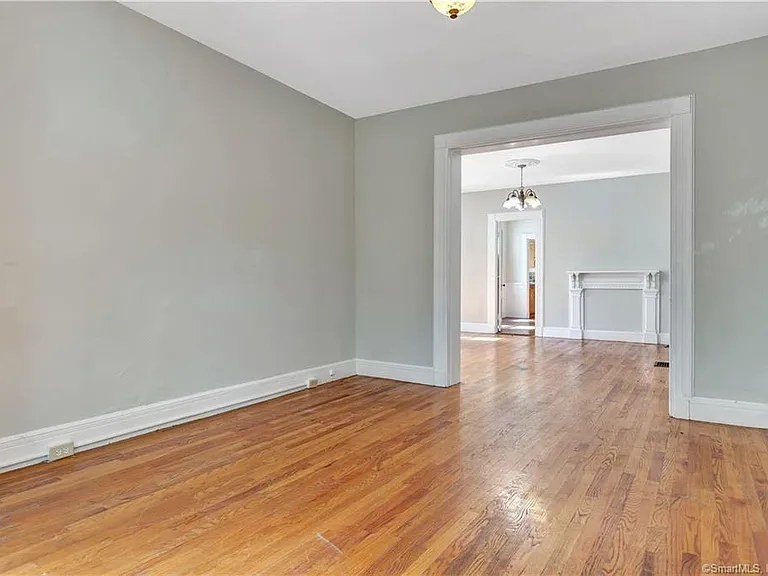 28 Edwards St #2 — Photo 8