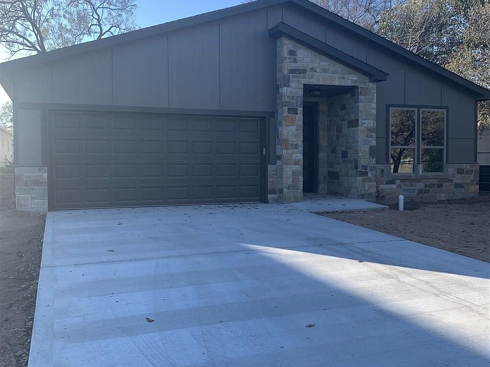 1st image of 646 Pecan Ln
