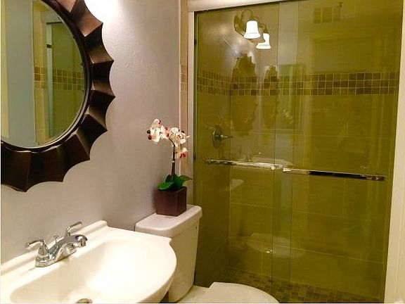 2nd image of 932 Rosette Ct