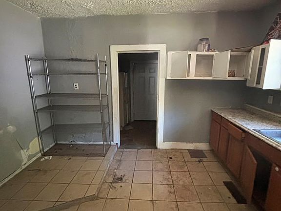 5th image of 815 Fletcher Ave
