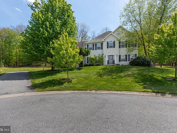 2nd image of 115 Holly Rd