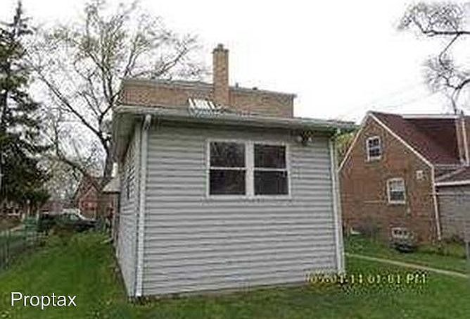 2nd image of 1253 E 95th Pl
