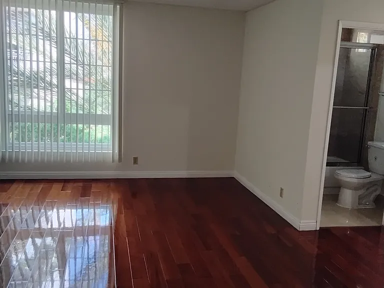 Wilshire Villa — Photo 41