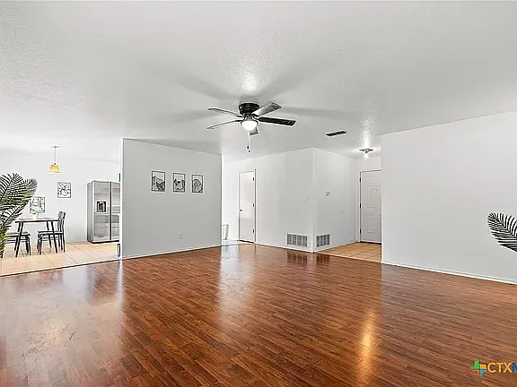 4 bed, 1587 sqft, $2,650 — Photo 4