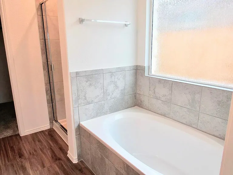 204 Coventry Dr — Photo 24