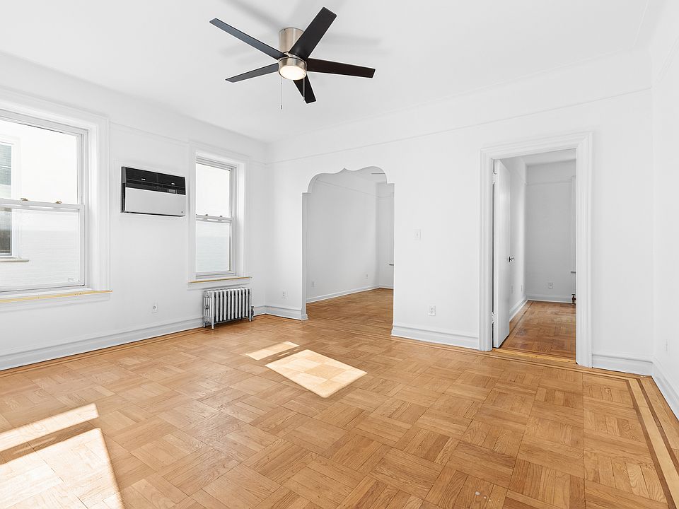 1st image of 124 Terrace Pl Floor 2