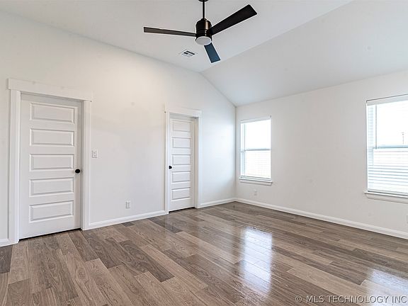 4th image of 10957 S 271st Ave