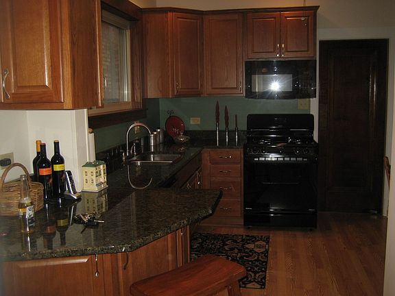 3rd image of 1911 N Newcastle Ave
