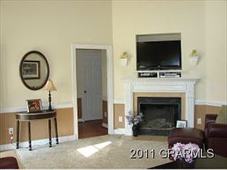 4th image of 2737 N Chatham Ct