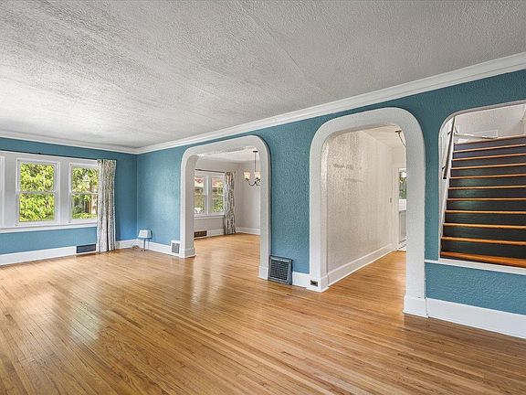4th image of 1639 Arlington Ave