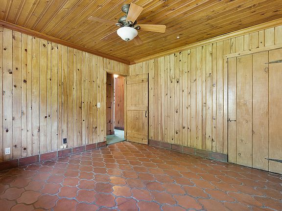 41st image of 2910 Crest Terrace Dr