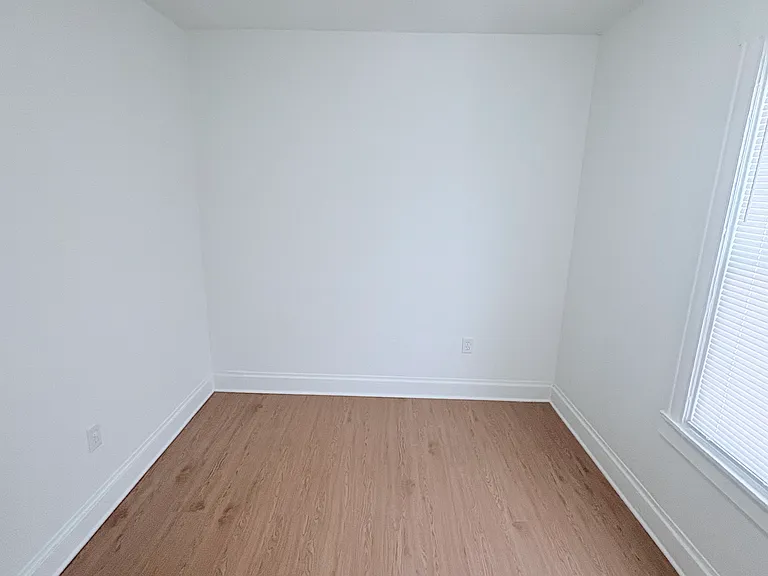 82 Malden St #2R — Photo 7