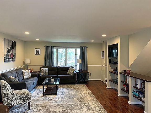 4th image of 352 Bloomfield Ave #B3-6