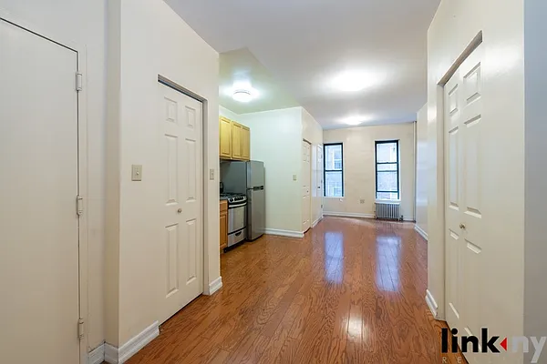 Rented by Link NY Realty | media 11