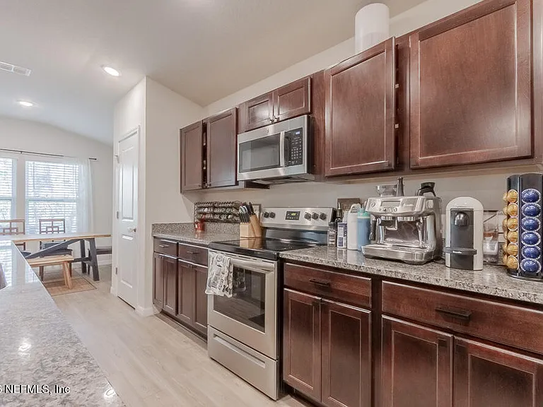 5542 Ortega Bluff Ln — Photo 12