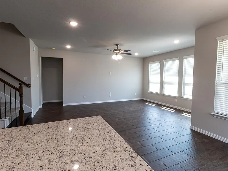 507 Reatta Dr — Photo 15