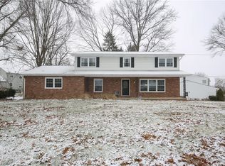 136 Blue Hill Ln, Akron, OH 44333