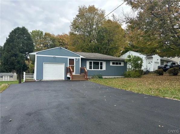 125 Hillcrest Rd, Syracuse, NY 13219