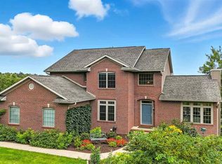 4764 Forest View Cir NE, Iowa City, IA 52240