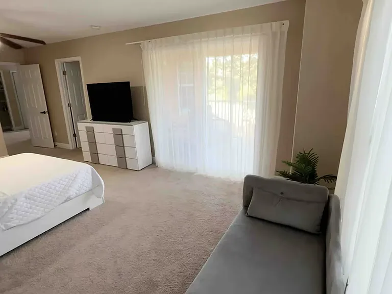 811 Assembly Ct — Photo 6