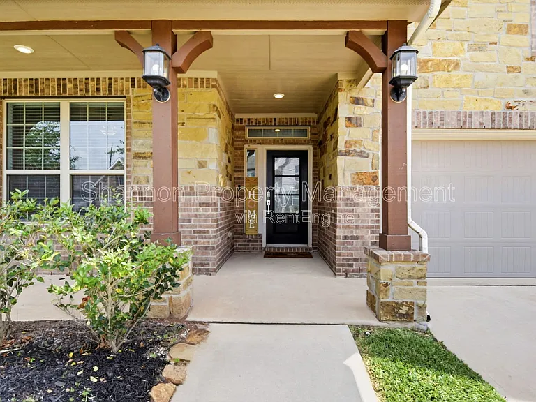 1618 Rosedale Dr — Photo 4