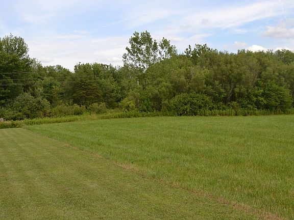 4th image of 202 N County Road 325 W