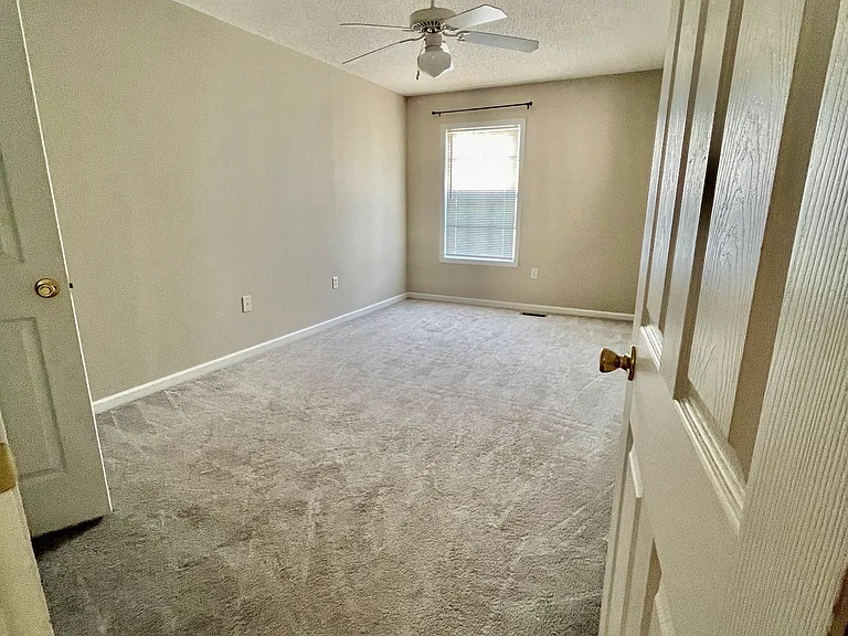 127 S Springview Dr — Photo 8