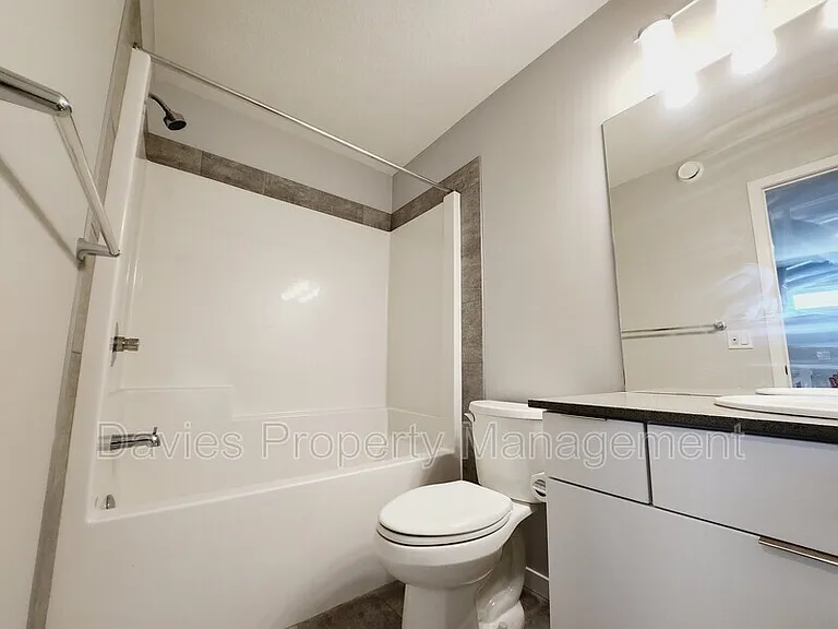 22330 92a Ave NW — Photo 14
