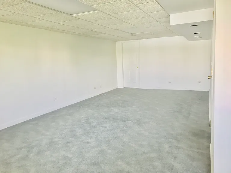 241 Shadybrook Ln — Photo 14