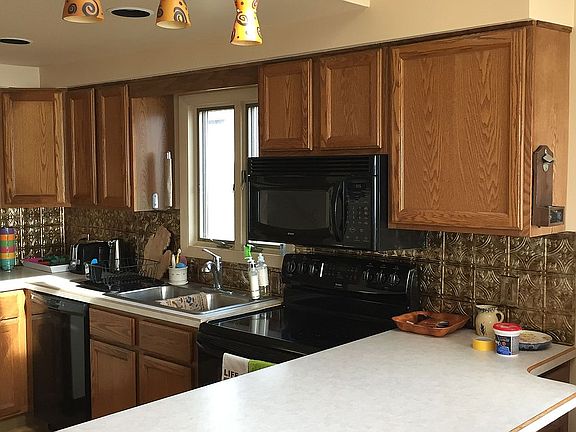 2nd image of 3605 Lakeshore Dr