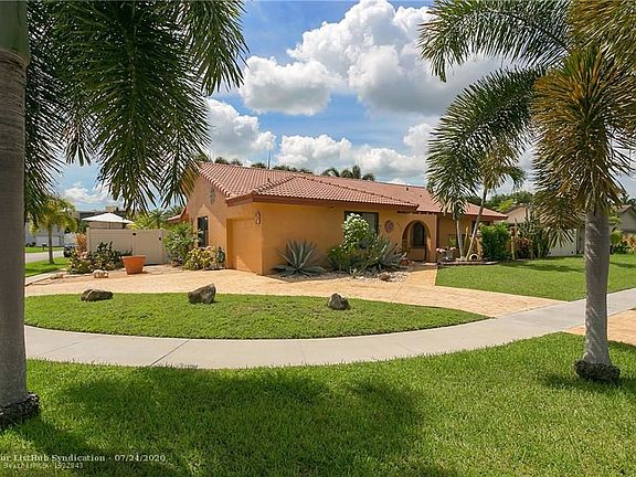 5th image of 4250 NW 74th Ave