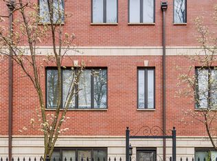 1910 W Addison St #B, Chicago, IL 60613