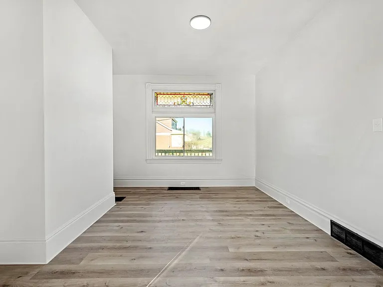 115 W Cherryhill St — Photo 8