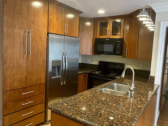 2nd image of 2414 S Barrington Ave #108