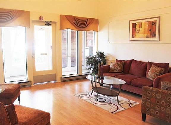 4th image of 585 Coeur De Royale Dr APT 201