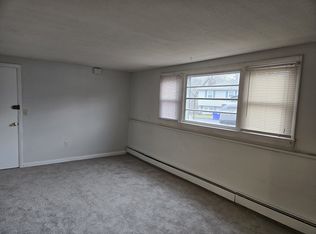 11 Kellett Dr APT 2, Milford, MA 01757