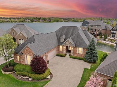 8427 Boulder Shores Dr, South Lyon, MI, 48178