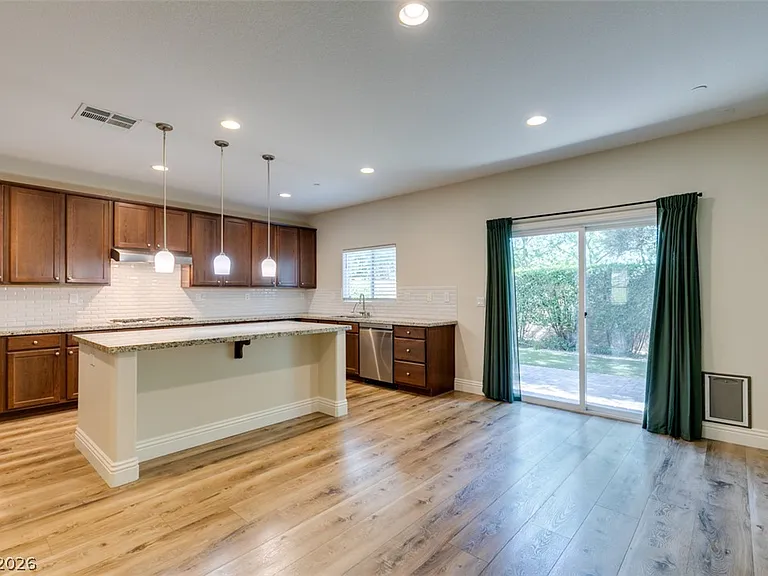 2884 Green Falls Ave — Photo 12