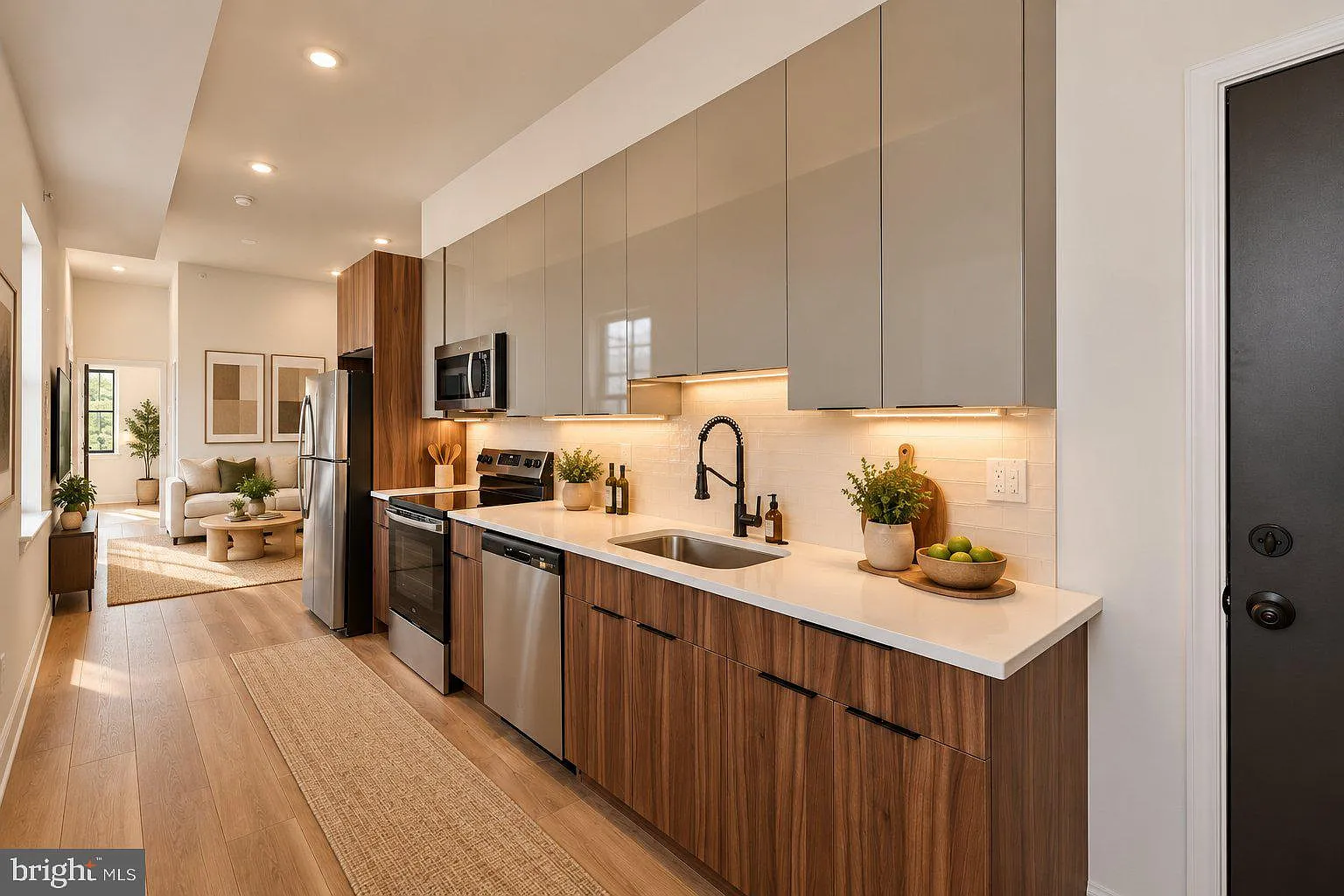 2 bed, 1.0 bath, 1250 sqft, $1,900 — Photo 1